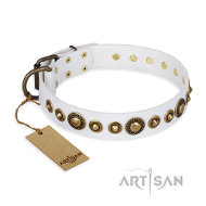'Swirl of Fashion' スタイルのFDTArtisanのおしゃれな革首輪 'Swirl of Fashion' スタイルのFDTArtisanのおしゃれな革首輪