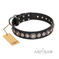 ‘Strict Elegance’スタイルのFDTArtisanデザインのデコ革首輪 ‘Strict Elegance’スタイルのFDTArtisanデザインのデコ革首輪
